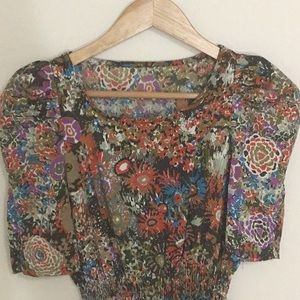 Beautiful flower pattern dress w/ shoulder pads